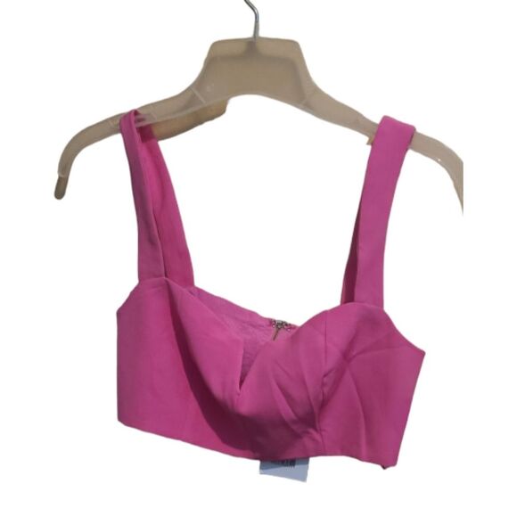 Showpo MAIDA V-FRONT CROP TOP in pink - Picture 4 of 7